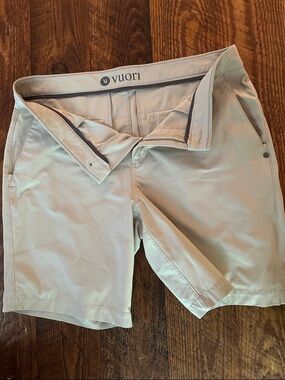 Vuori Men’s Light Beige Performance Shorts